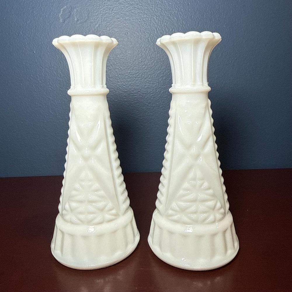 Pair of 6" Anchor Hocking Stars and Bars Vintage Milk Glass Bud Vases